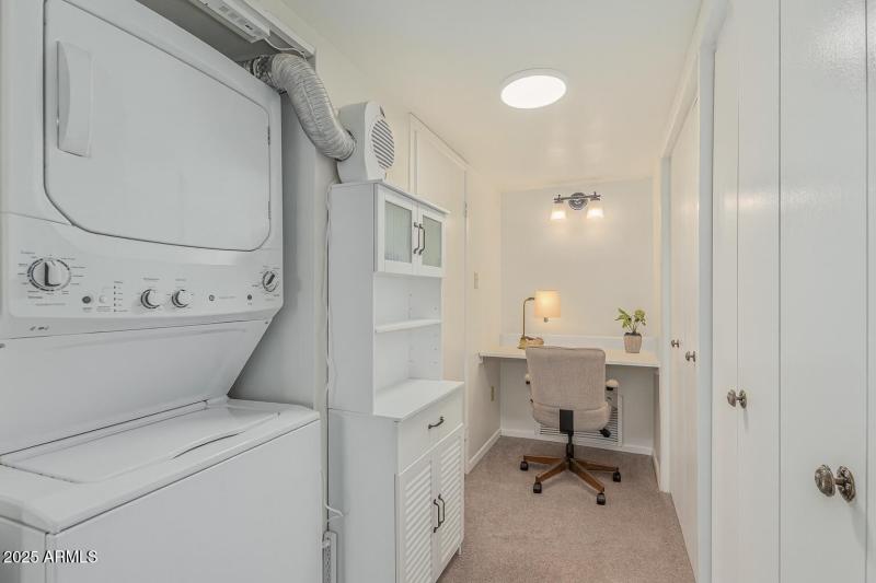 desk area in Bedroom