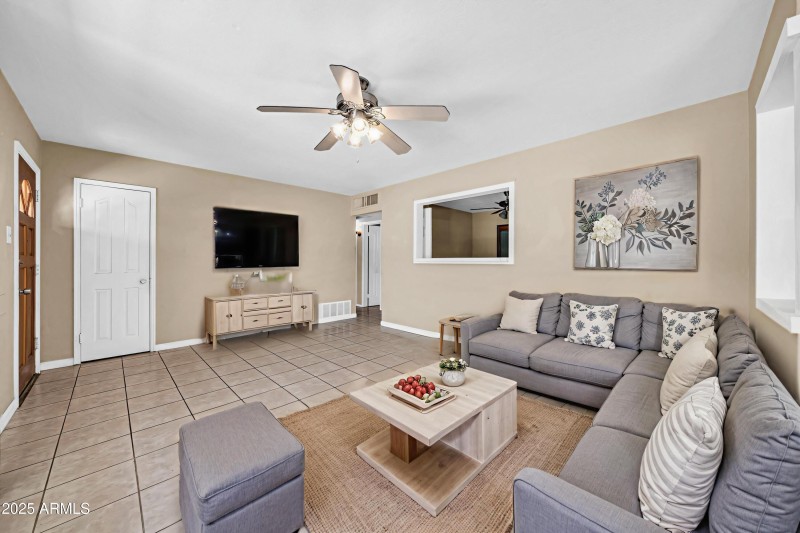 3221 W Sells Dr VS 4