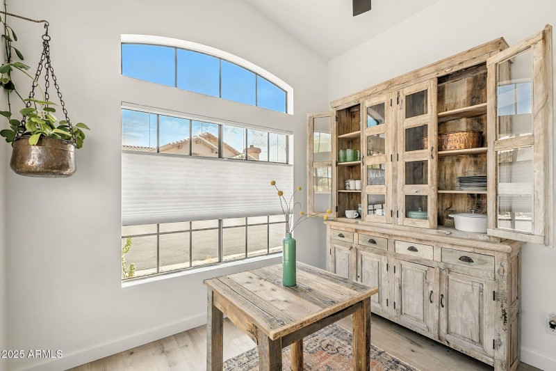 Beautiful cabinet conveys.