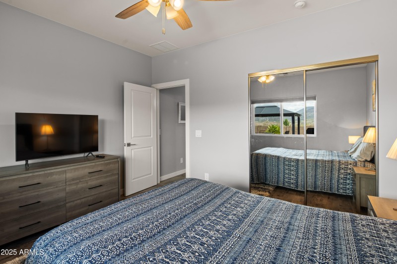 JL_509SLonghornDr-interiors-SideRooms-05