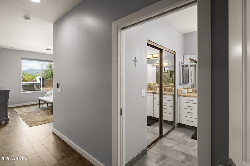 JL_509SLonghornDr-interiors-PrimarySuite