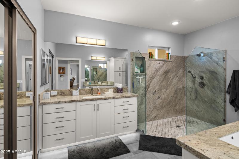 JL_509SLonghornDr-interiors-PrimarySuite