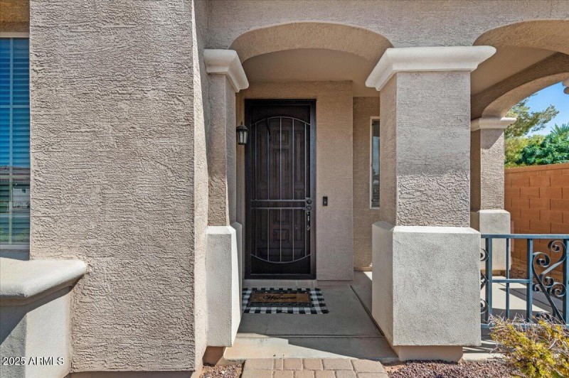 04-Front entry