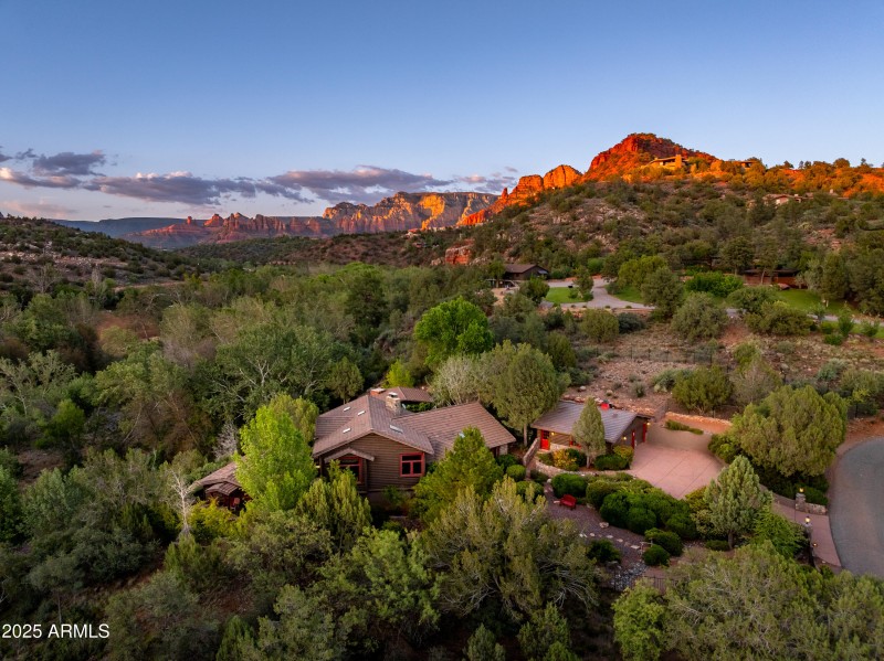 Amazing Red Rock Backdrop