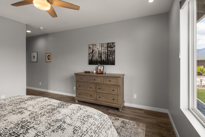 JL_509SLonghornDr-interiors-PrimarySuite