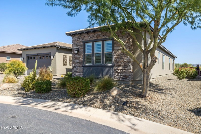 3-web-or-mls-17608-e-desert-vista-trail