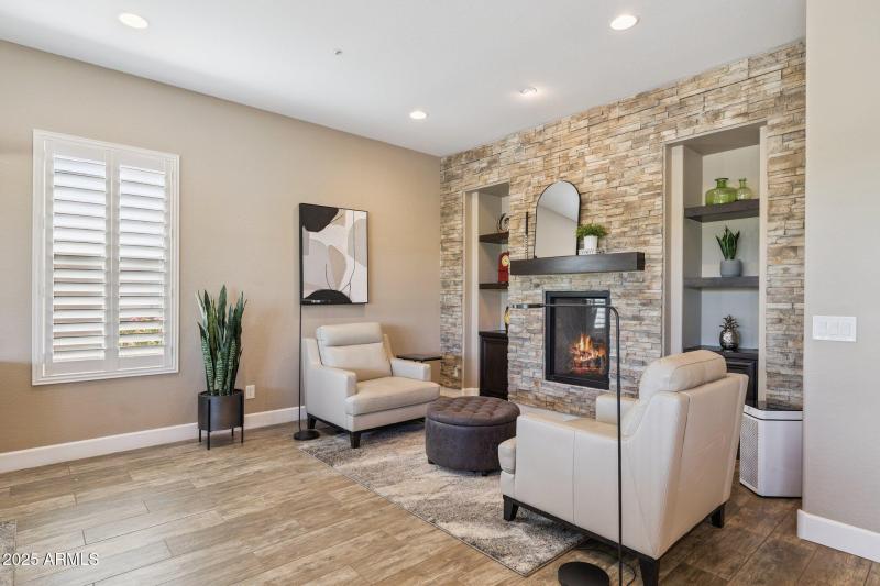 8-web-or-mls-17608-e-desert-vista-trail