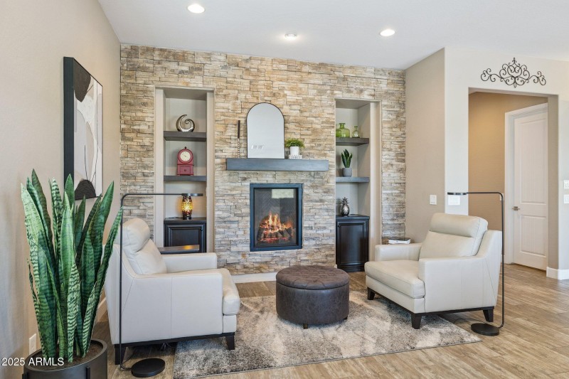 9-web-or-mls-17608-e-desert-vista-trail