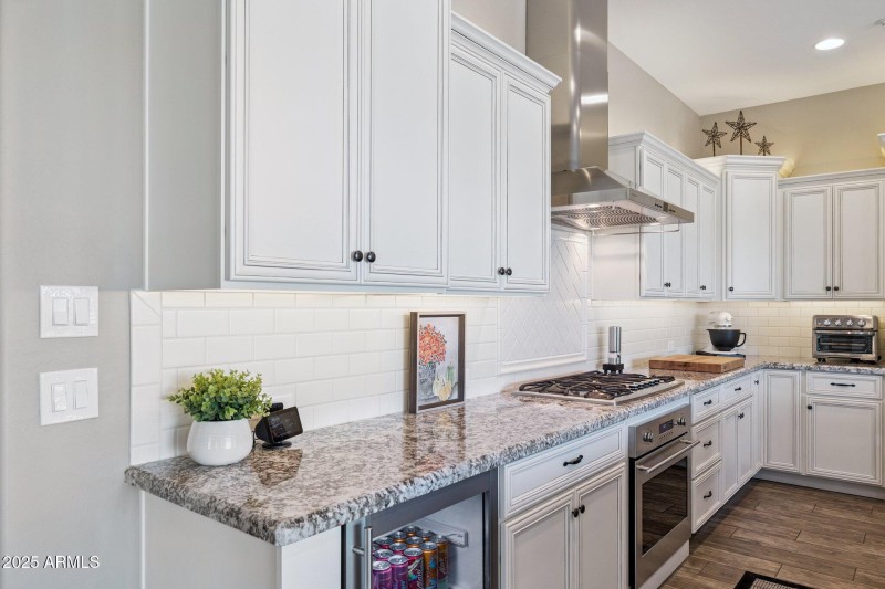 13-web-or-mls-17608-e-desert-vista-trail