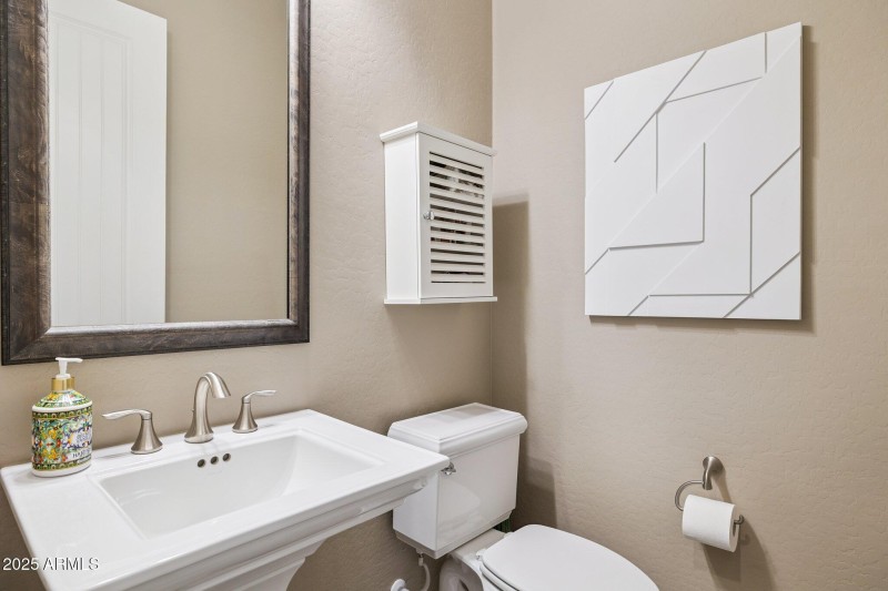 19-web-or-mls-17608-e-desert-vista-trail