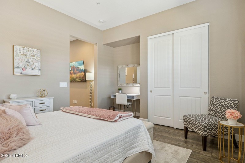 30-web-or-mls-17608-e-desert-vista-trail