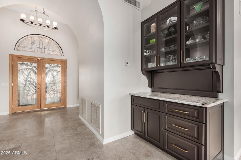 13 Custom Bar Area