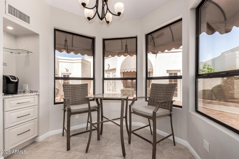 28 Breakfast Nook
