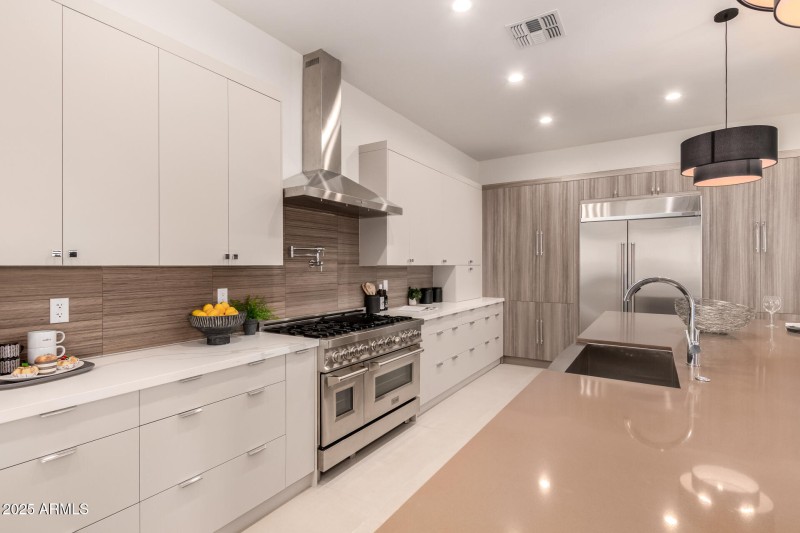12 - Larkspur 6401