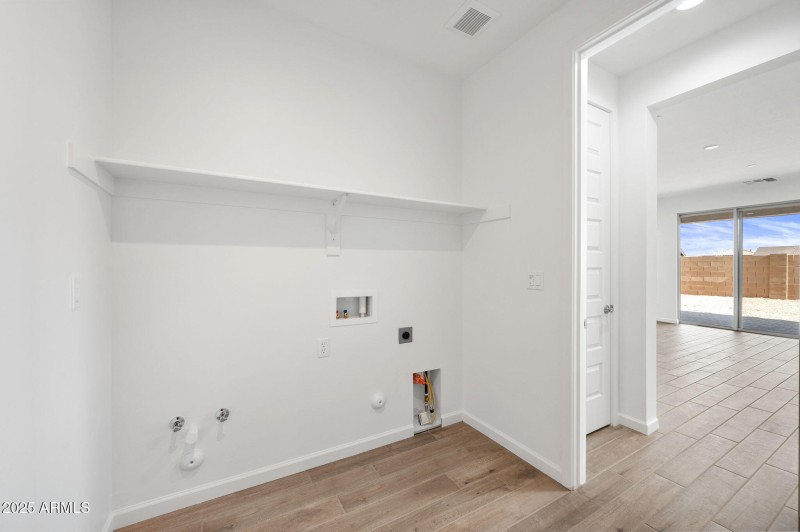 28-Laundry-Room