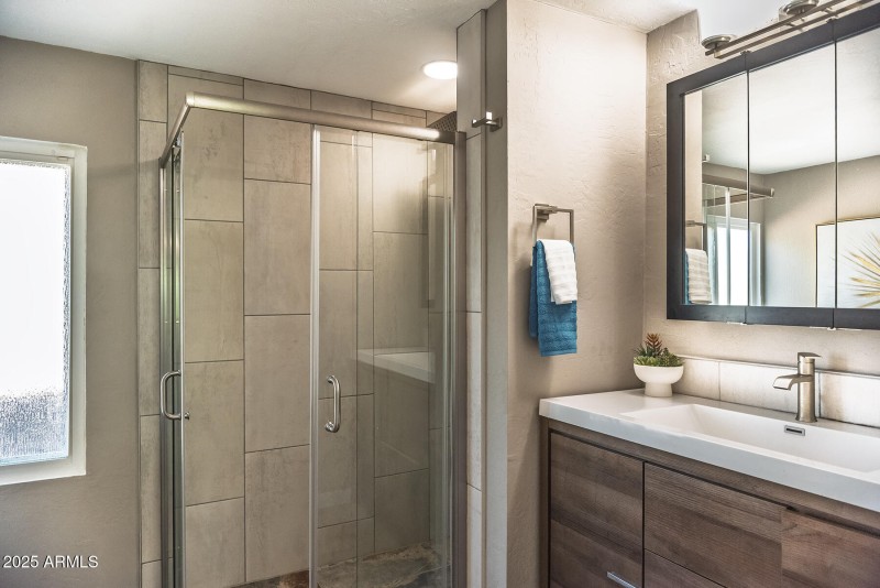 Owner's Full Bath