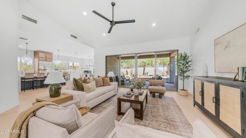 Living Room/Kitchen