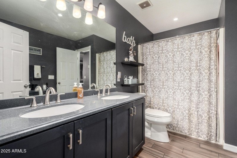 22 Crestbrook