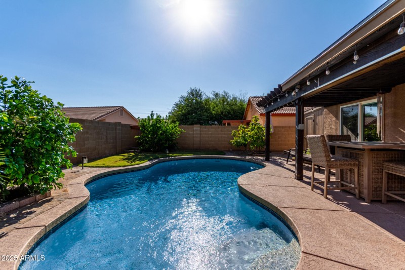 28 Crestbrook