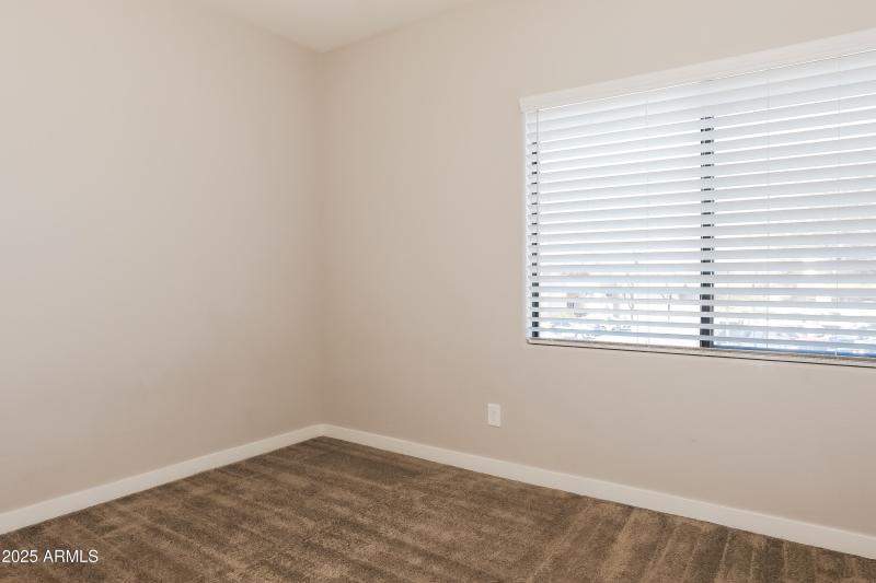 012-photo-bedroom-14730328