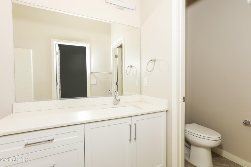 015-photo-bathroom-14730327