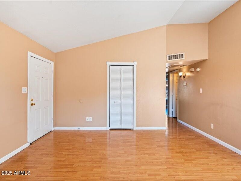07-Living Area