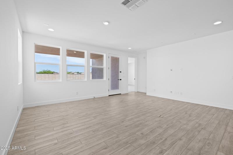 4)GREAT ROOM