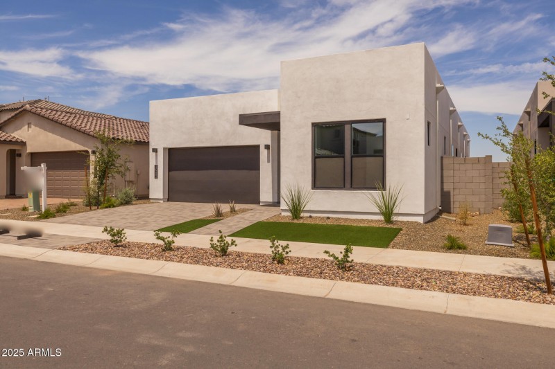 3)FRONT OF HOME
