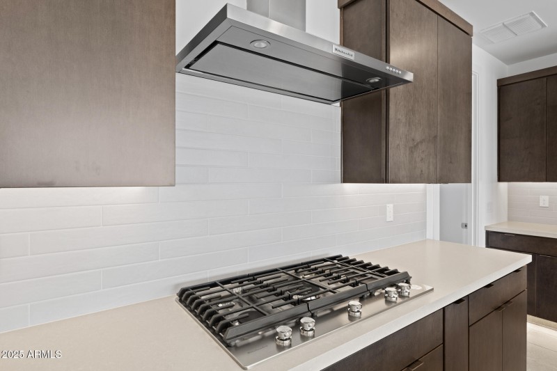 19)KITCHEN