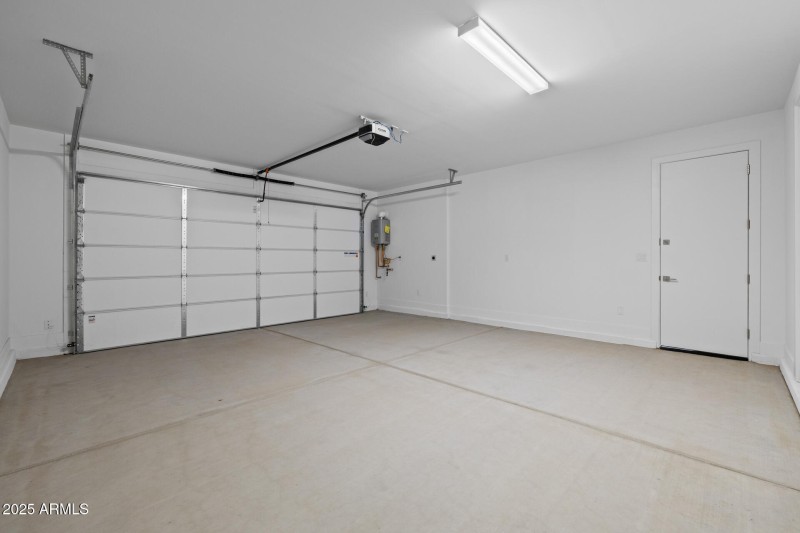 34)GARAGE