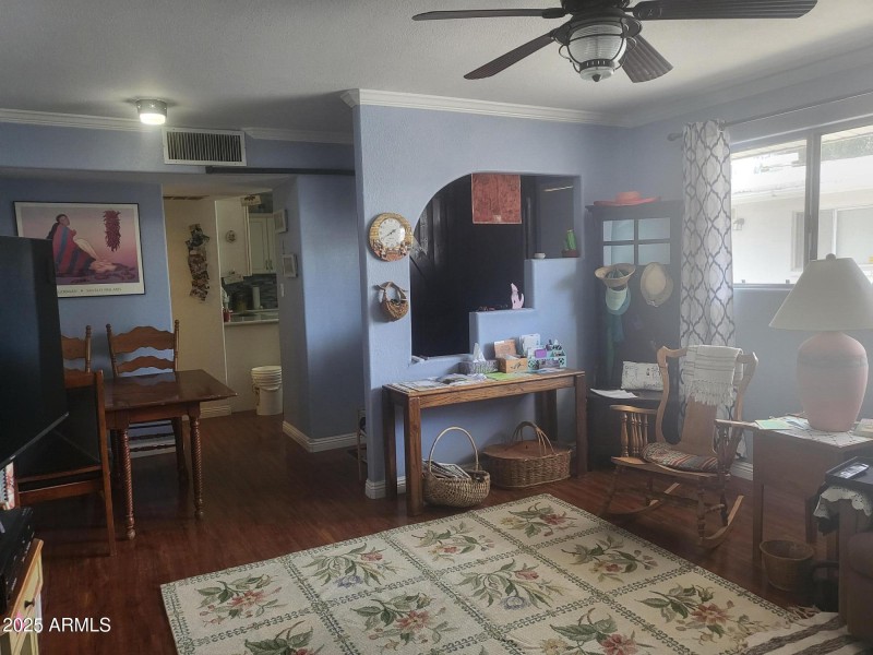 VIEW TO FRONT DOOR