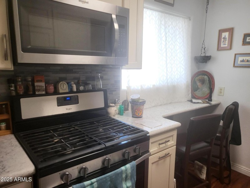GAS RANGE