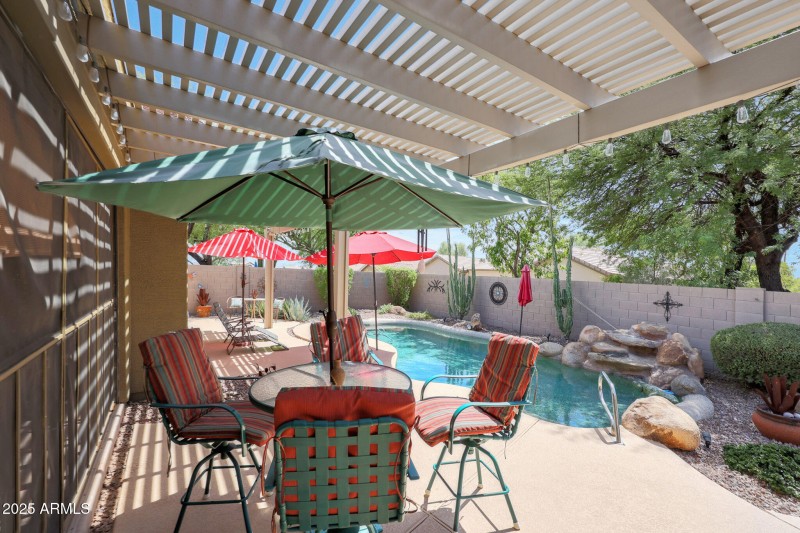 Backyard Pergala