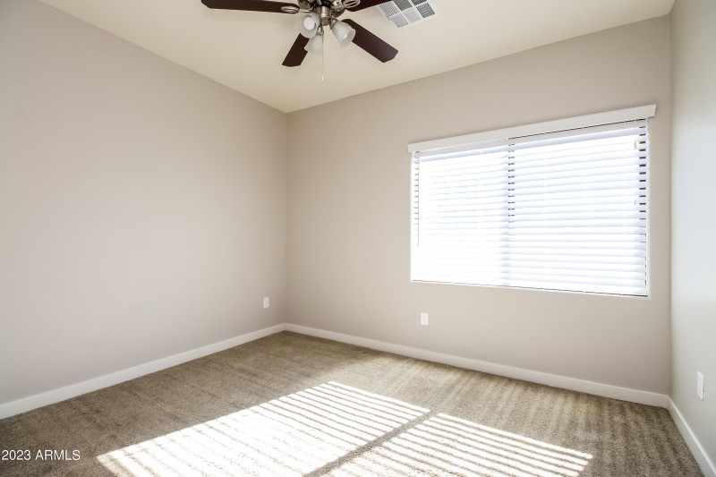 027-photo-bedroom-13303674