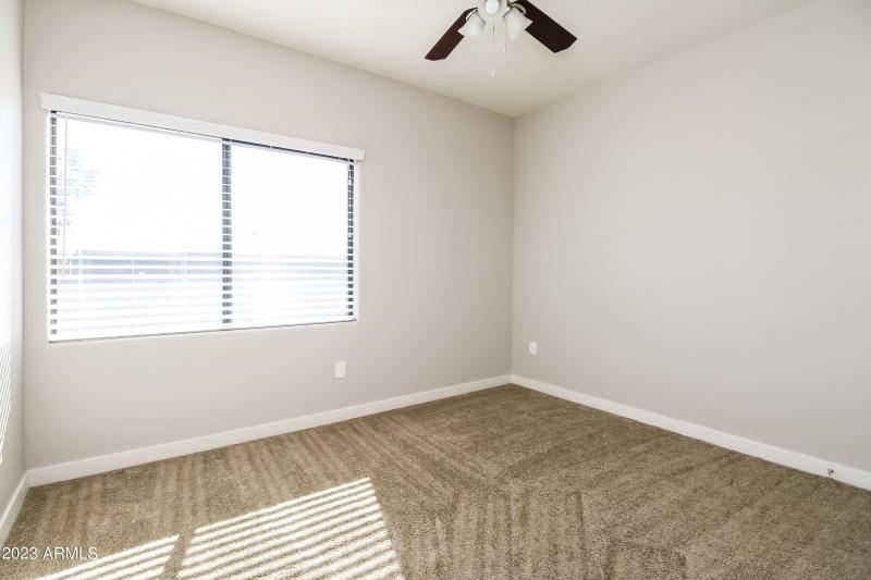 028-photo-bedroom-13303675