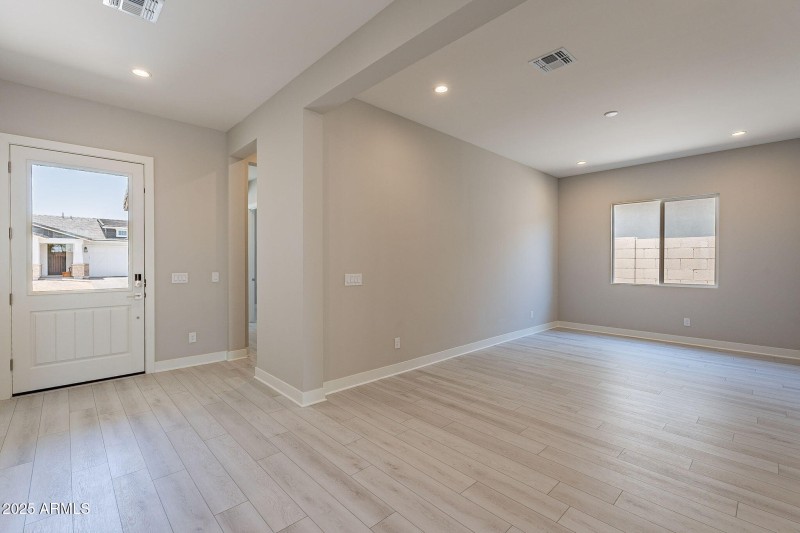 5-web-or-mls-Luckenbach-5
