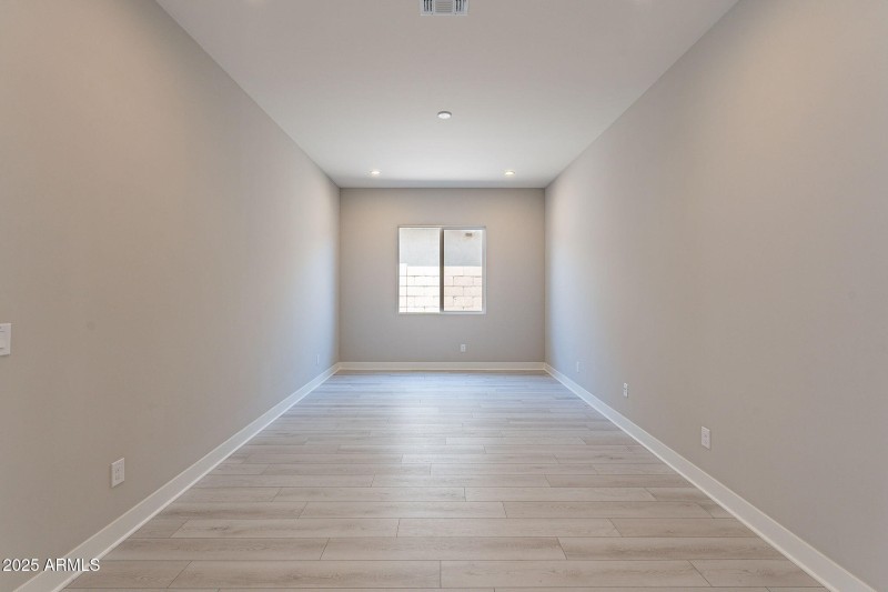 6-web-or-mls-Luckenbach-6