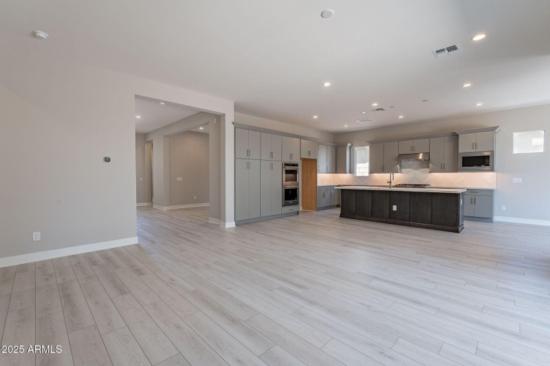 11-web-or-mls-Luckenbach-11