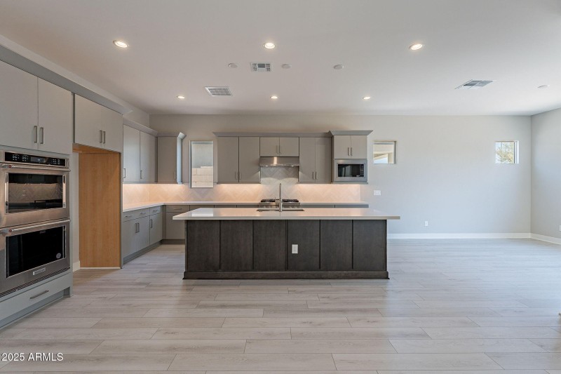 12-web-or-mls-Luckenbach-12