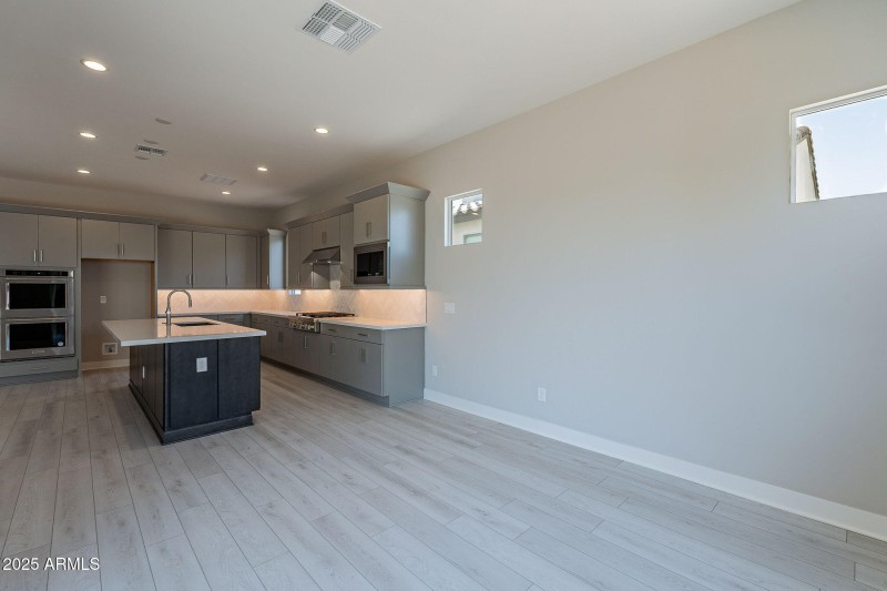 20-web-or-mls-Luckenbach-20