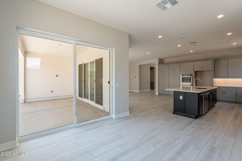 21-web-or-mls-Luckenbach-21
