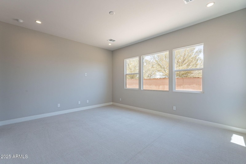25-web-or-mls-Luckenbach-25