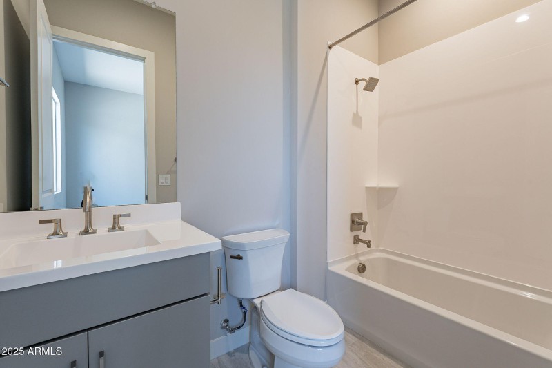 38-web-or-mls-Luckenbach-38