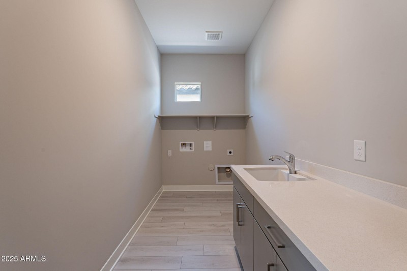 40-web-or-mls-Luckenbach-40