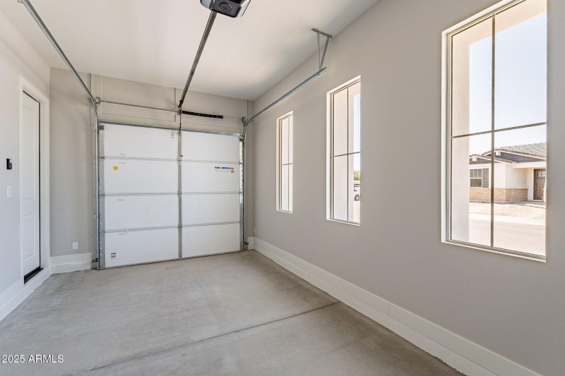 41-web-or-mls-Luckenbach-41