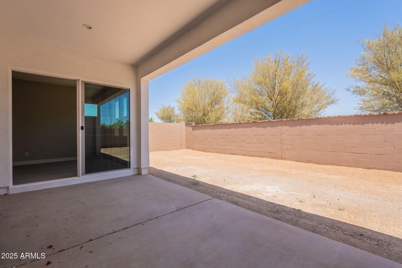 44-web-or-mls-Luckenbach-44