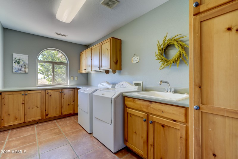 Laundry Room 1(1)