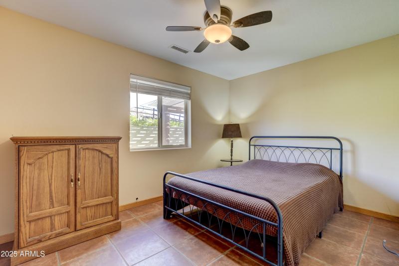 Guest Bedroom 2(1)