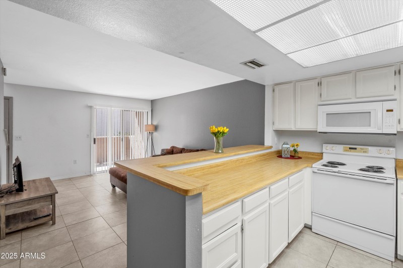 09-Kitchen