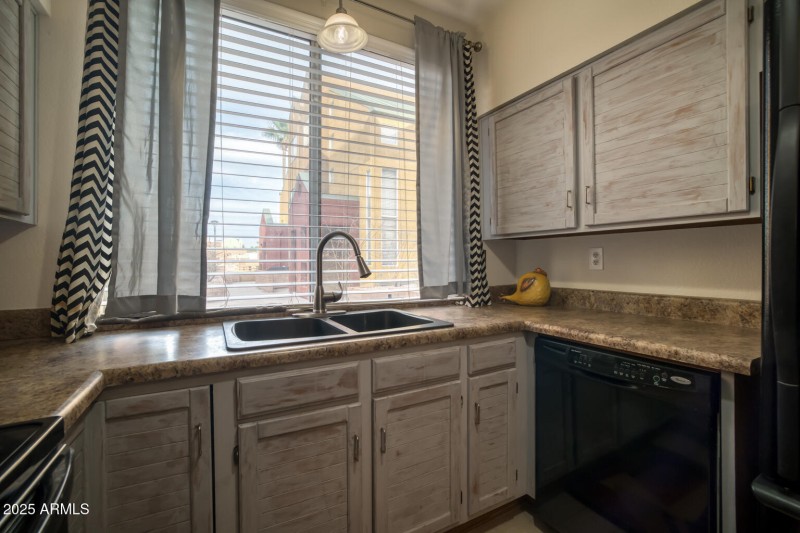 154 W 5th St #133 - 230